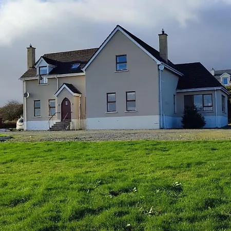 Tullyally's View بيت للعطل *