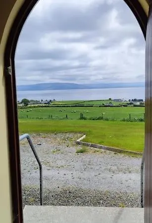 Tullyally's View ريد كاسل