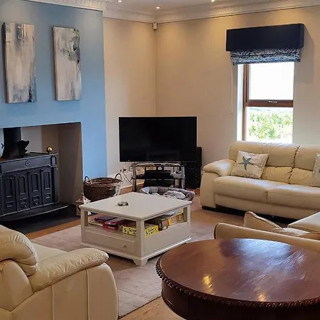 Tullyally's View بيت للعطل *