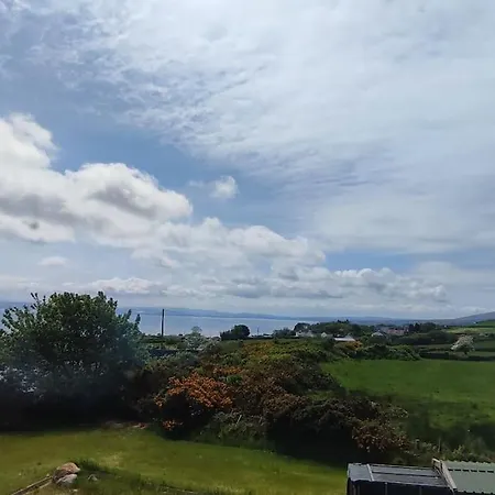 Tullyally's View ريد كاسل