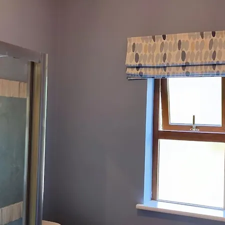 Tullyally's View * ريد كاسل