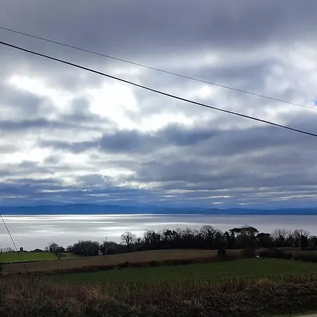 Tullyally's View * ريد كاسل