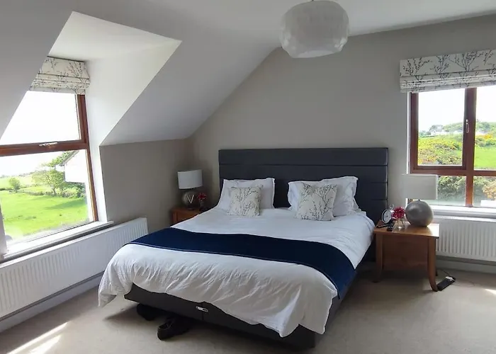 Tullyally's View Prázdninový dům Red Castle